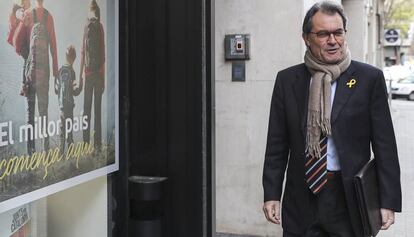 Artur Mas, ayer, a su llegada a la sede del PDeCAT.