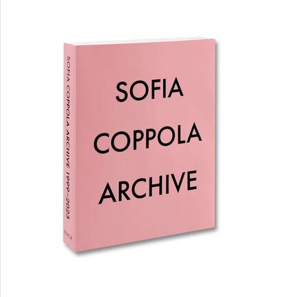 De 'Las vírgenes suicidas' a 'Priscilla', Sofia Coppola repasa en este libro los momentos más íntimos de sus rodajes. Lo edita MACK. 