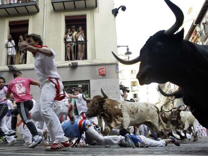 Los encierros de San Ferm&iacute;n, en Pamplona, son los m&aacute;s reconocidos internacionalmente, pero cada vez toman m&aacute;s importancia los de la &ldquo;Pamplona chica&rdquo;, en San Sebasti&aacute;n de los Reyes (Madrid), o los de Cu&eacute;llar, en Segovia.