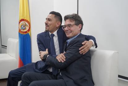 Geovani Melendres, junto al Ministro de Educación, Alejandro Gaviria.