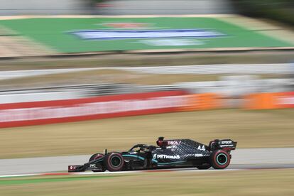 Lewis Hamilton (Mercedes-AMG Petronas), en los primeros entrenamientos libres del GP de España en Montmeló.