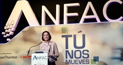 La ministra de Industria, Comercio y Turismo, Reyes Maroto, durante un Foro de Anfac.