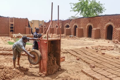 Una construcción colaborativa en Kaya, Burkina Faso.