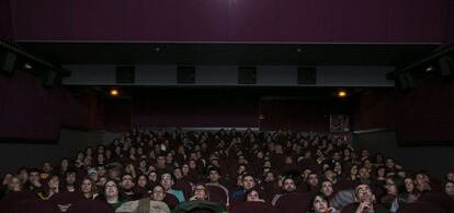 Una sala de cinema a Barcelona, plena de públic.