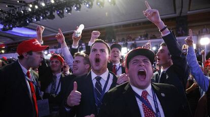 Seguidores de Trump durante la noche electoral.