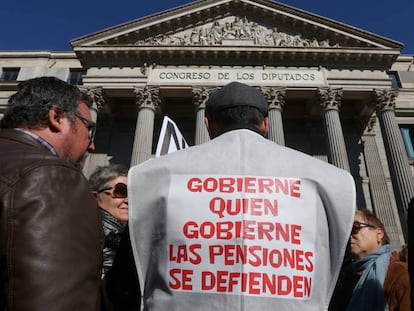 Manifestaci&oacute;n de pensionistas frente al Congreso de los Diputados.