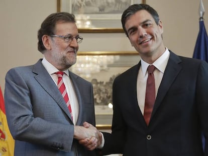 Mariano Rajoy e Pedro Sánchez, durante a reunião para a formação do Governo.