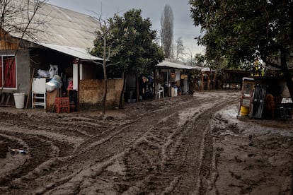 Una calle en la comuna de Coltauco tras las inundaciones.