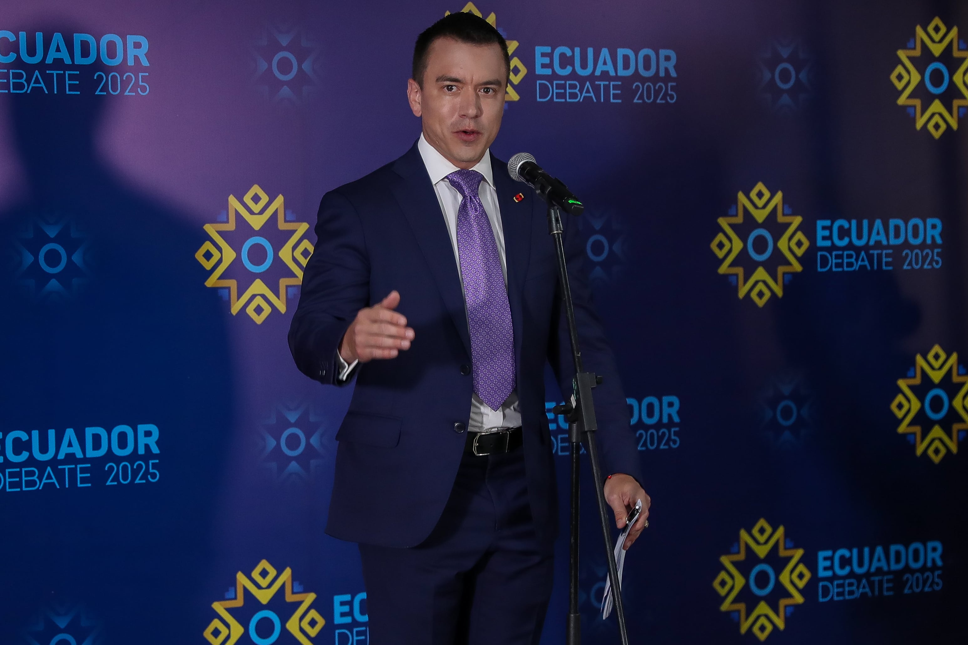 La indecisión entre los electores continúa después del primer debate presidencial en Ecuador 