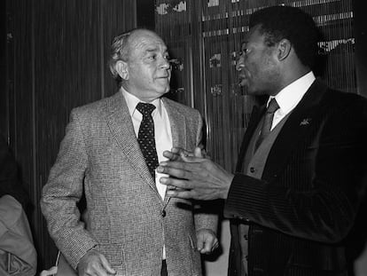 Alfredo Di Stéfano y Pelé, dos futbolistas que marcaron una era.