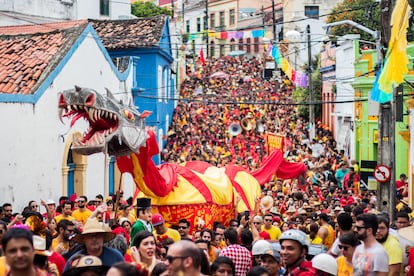 O dragão do 'Eu Acho é Pouco' em desfile no dia 1 de fevereiro de 2020 em Olinda.