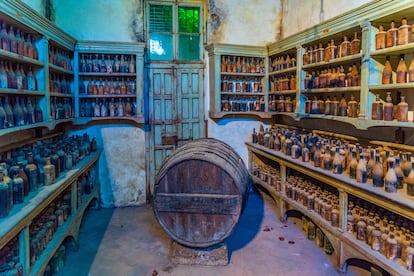 Barriles de vino en la bodega Tío Pepe en Jerez de la Frontera.