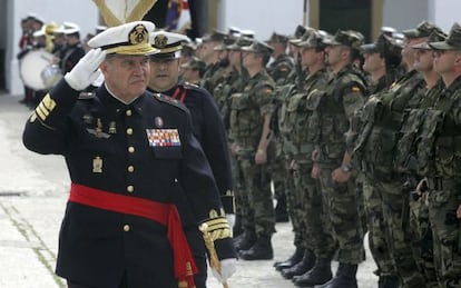 General Juan Chicharro Ortega (l).