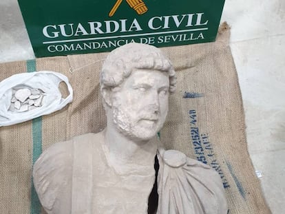  Busto del emperador Adriano descubierto por la Guardia Civil en Écija (Sevilla).