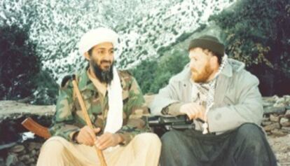 Bin Laden en 2001 en las cuevas de Tora Bora (Afganistán).