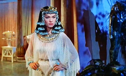 La actriz Bella Darvi como Nefernefernefer en el filme 'Sinuhé el egipcio'