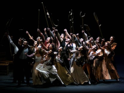 Fragmento de &#039;Fuenteovejuna&#039; en el Teatro Real. 