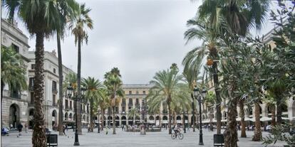 "Plaça Reial", de J. Antonio Sancho, que se puede en la exposición.