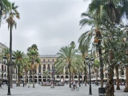 &quot;Pla&ccedil;a Reial&quot;, de J. Antonio Sancho, que se puede en la exposici&oacute;n.