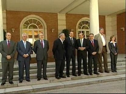 Firma de la declaración de diálogo social acordado para atajar la crisis económica