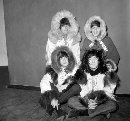 Los Beatles, muy abrigados para la grabación de un especial navideño en 1964