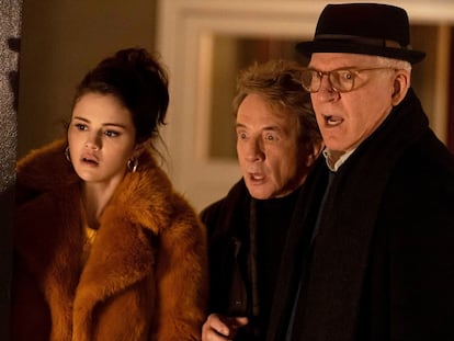 Selena Gomez, Martin Short y Steve Martin (de izquierda a derecha), en 'Solo asesinatos en el edificio'.