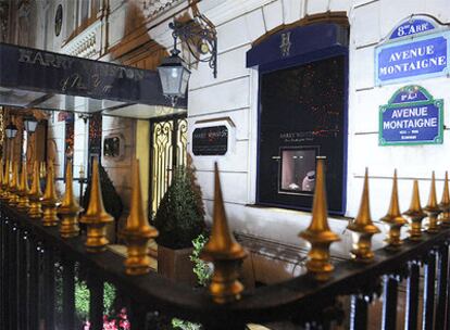 Entrada de la joyería Harry Winston en la avenida Montaigne de París.