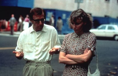 Fotograma de la pelicula 'Hannah y sus hermanas' en la que aparecen Woody Allen y Mia Farrow.