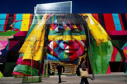 Fragmento del mural "Etnias", el grafiti de 3.000 metros cuadrados del artista brasileño Eduardo Kobra.