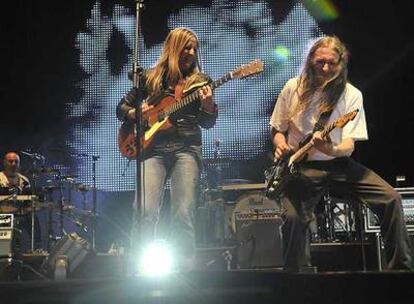 Aurora Beltrán y Rosendo, ayer en el concierto de Las Ventas.