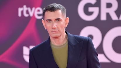 Alex Anwandter en la alfombra roja de la 24ª edición de los Latin GRAMMY, en Sevilla (España), en noviembre de 2023.