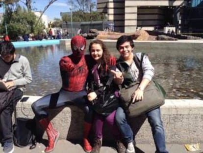 Solo en la UNAM: Spiderman enseña lenguajes de programación