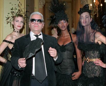 Karl Lagerfeld, con Nadja Auermann y Naomi Campbell.