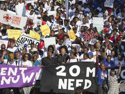 Manifestación el lunes en Durban para pedir acceso universal al tratamiento antirretroviral.
