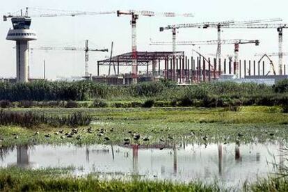 El aeropuerto de El Prat, donde se realizan las obras de la nueva terminal.