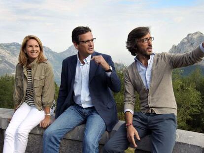 Antonio Basagoiti en el centro, y los cabezas de lista por Guipúzcoa, Arantza Quiroga y por Álava, Iñaki Oyarzabal.