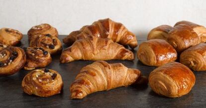 Cruasanes y otros bollos en la pastelería de May Hofmann, en Barcelona.