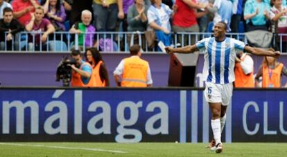 Baptista celebra uno de sus goles.