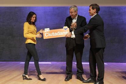 In&eacute;s Arrimadas, junto a Luis Garicano y Albert Rivera.