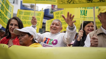 Asistentes a la marcha del Primero de Mayo, en Bogotá, el 1 de mayo de 2024.