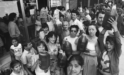 Entrega de aceite adulterado en Alcorcón, en 1981.