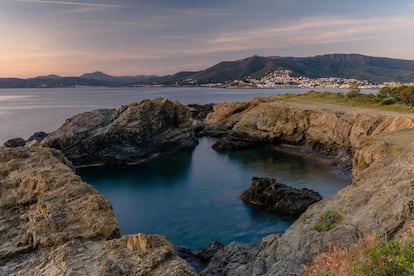 Cala Bramant, frente a la villa costera de Llançà, en la provincia de Girona.