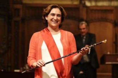 Ada Colau, the new mayor of Barcelona, has also been drawing attention from political observers in Argentina.