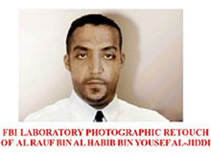 Imagen de la foto difundida por el FBI, el sospechoso Yousef Al-Jiddi