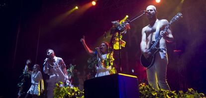 Crystal Fighters, ayer en la antigua fábrica Damm, en Barcelona.