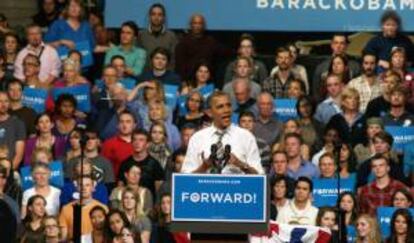 El presidente estadounidense, Barack Obama, participa en un evento por la campaña de su reelección ayer, jueves, 1 de noviembre de 2012, en el Coors Event Center de Boulder, Colorado (EE.UU.).