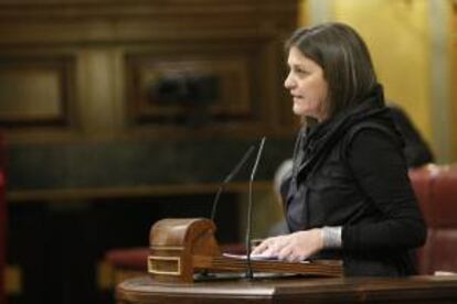 La ex ministra de la Vivienda, María Antonia Trujillo, durante una intervención en el pleno del Congreso. EFE/Archivo