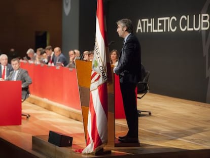 Intervención de Josu Urrutia ante la asamblea del Athletic.