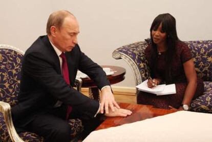 Vladímir Putin y Naomi Campbell, durante la entrevista.