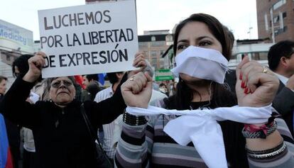 Una manifestación en Quito por la libertad de prensa en 2011.